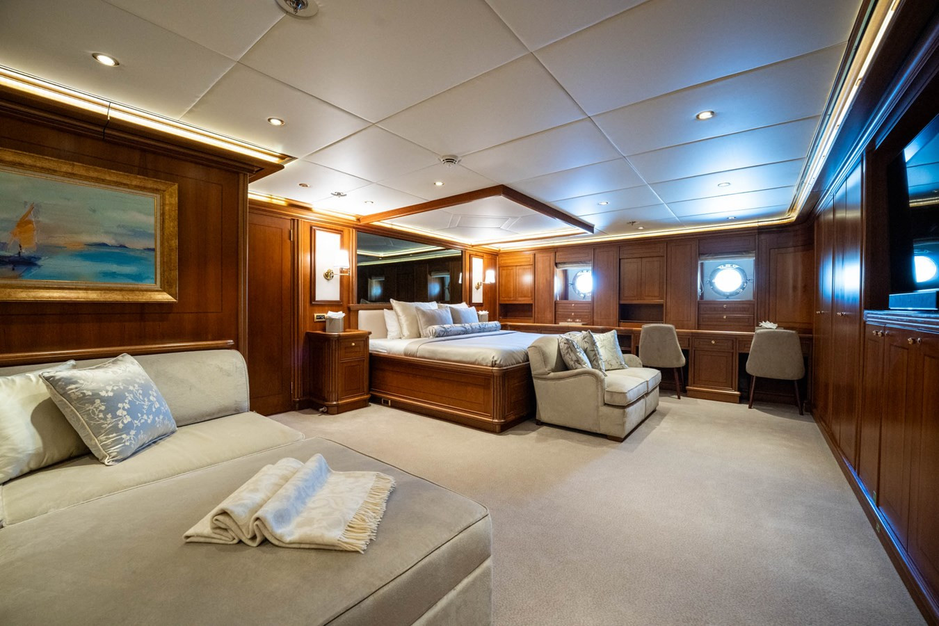 https://arconyachts.ams3.digitaloceanspaces.com/55541/conversions/large_4818627-optimize.jpg