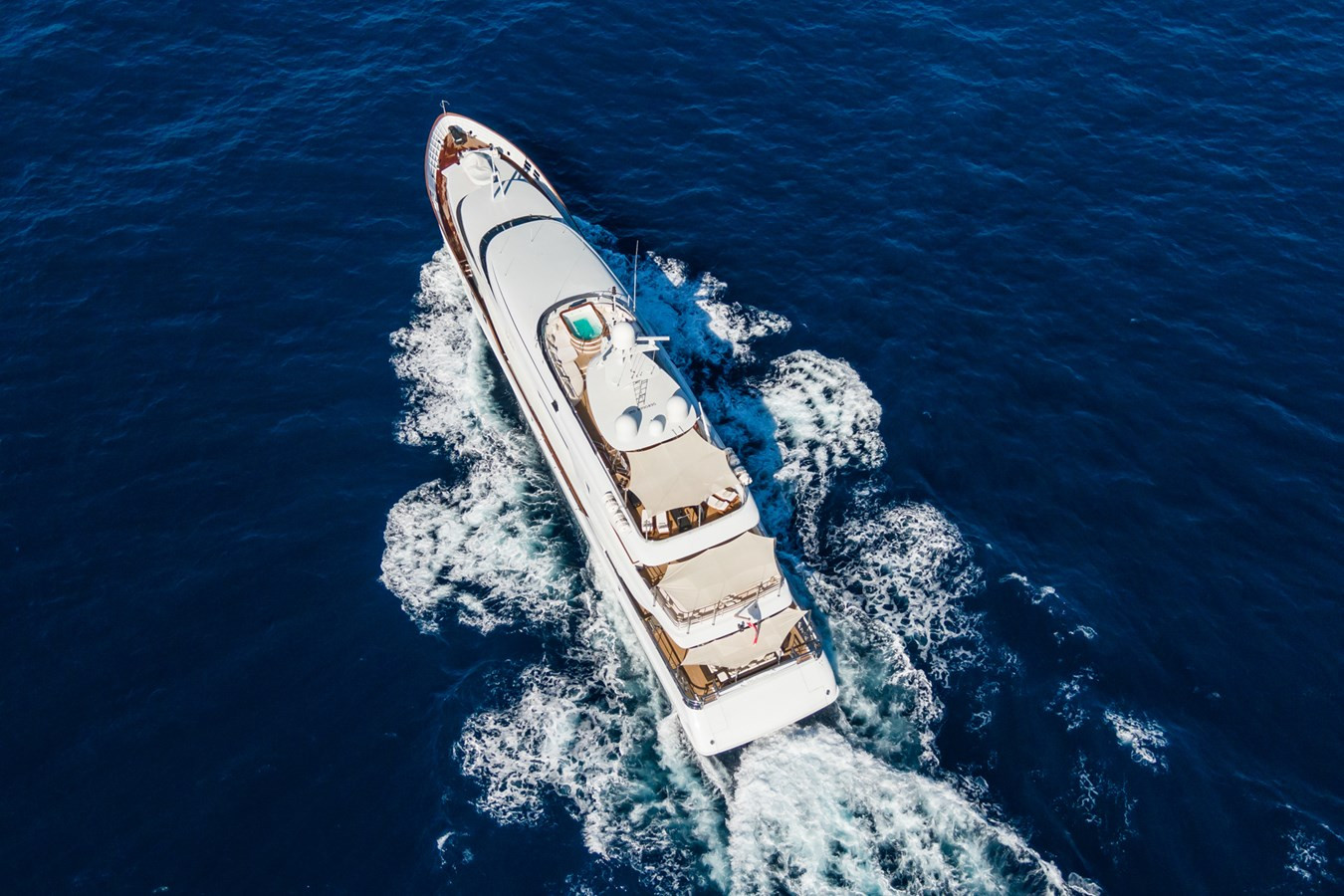 https://arconyachts.ams3.digitaloceanspaces.com/55798/conversions/large_4818649-optimize.jpg