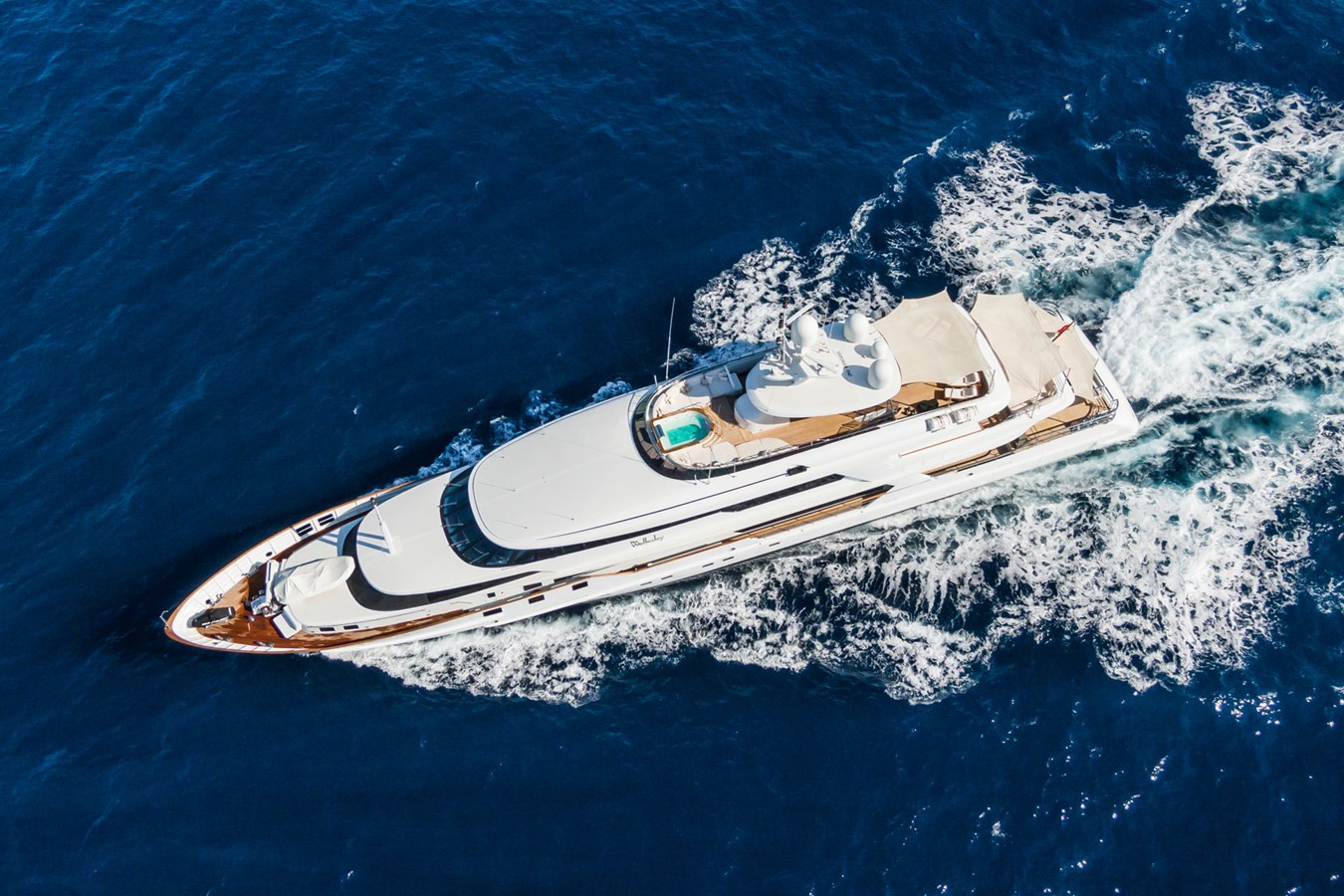 https://arconyachts.ams3.digitaloceanspaces.com/55801/conversions/large_4818650-optimize.jpg