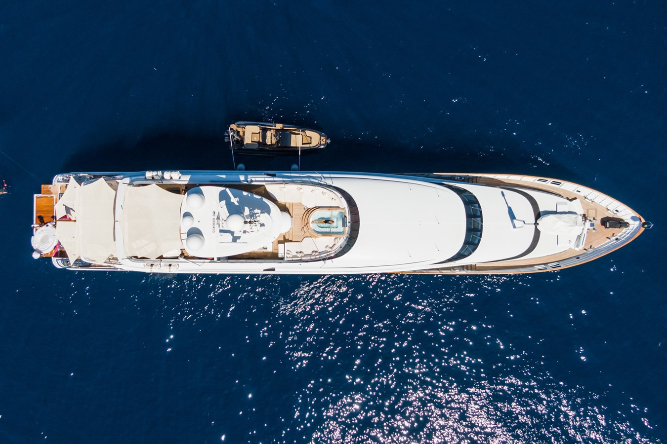https://arconyachts.ams3.digitaloceanspaces.com/55829/conversions/large_4818659-optimize.jpg