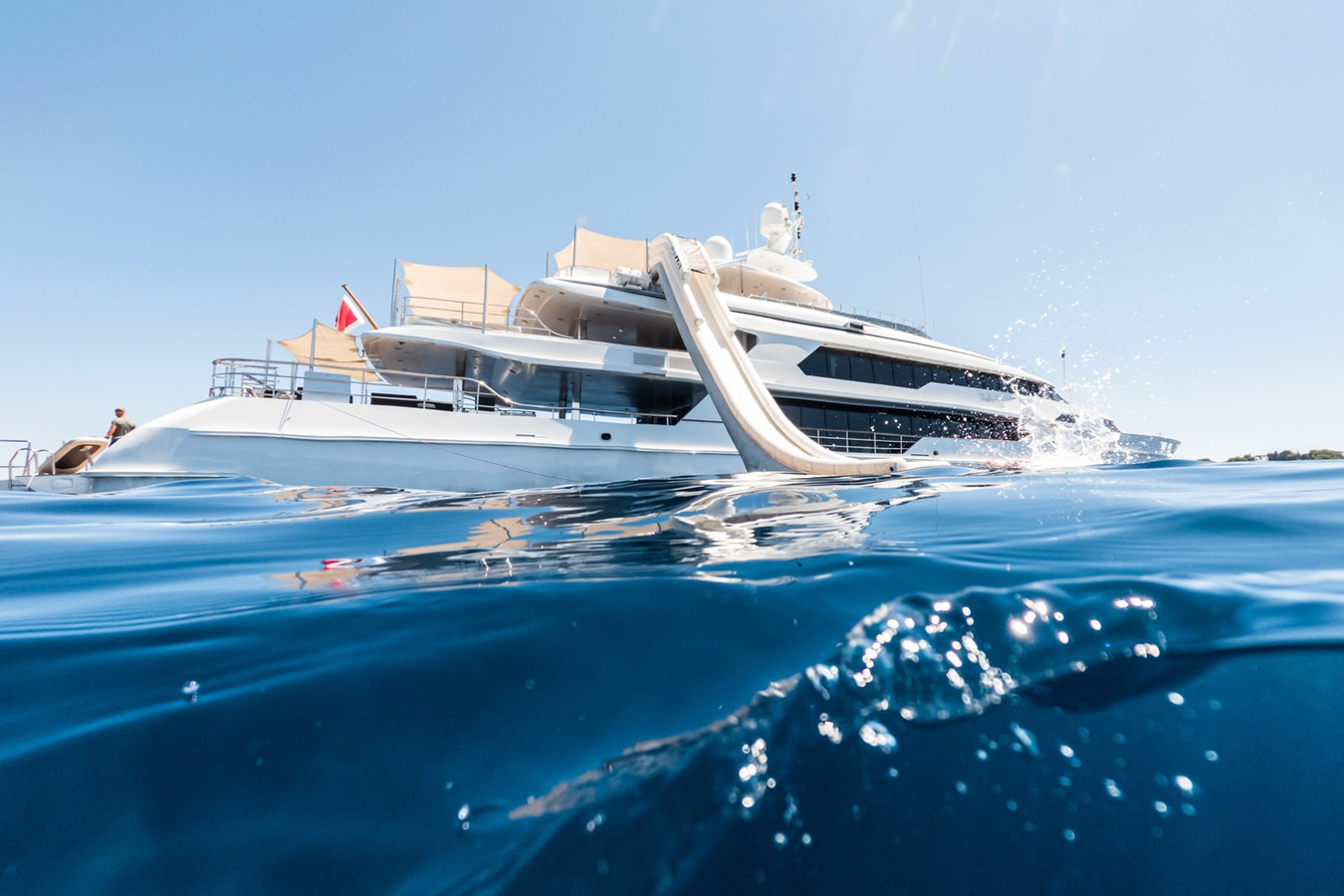 https://arconyachts.ams3.digitaloceanspaces.com/55838/conversions/large_4818663-optimize.jpg