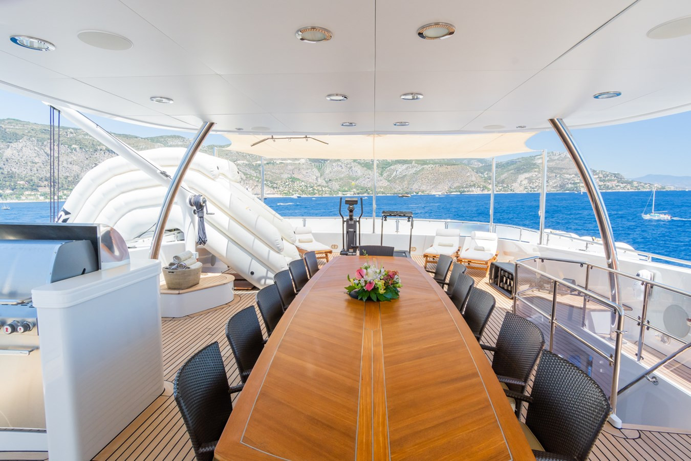https://arconyachts.ams3.digitaloceanspaces.com/55869/conversions/large_4818673-optimize.jpg
