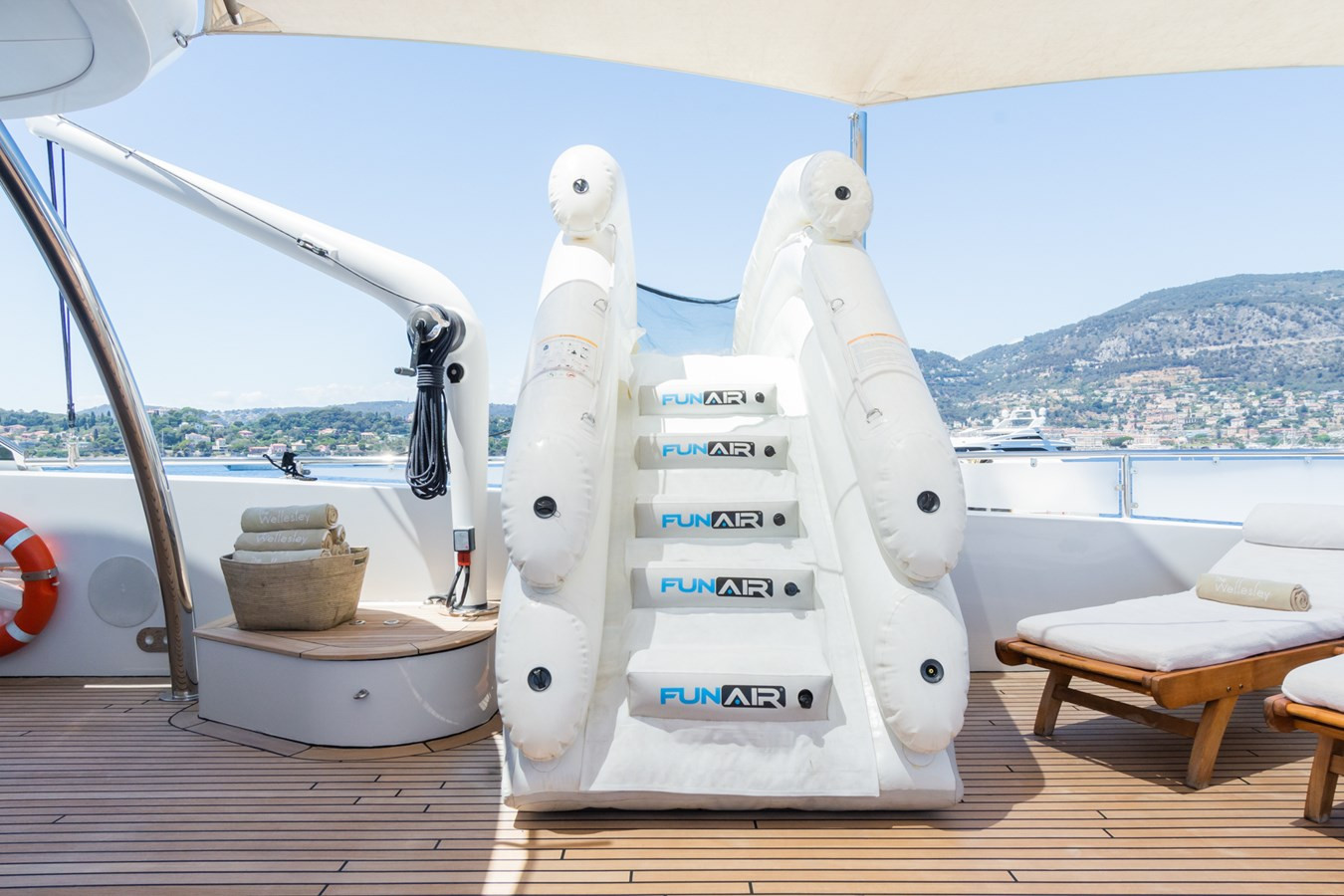 https://arconyachts.ams3.digitaloceanspaces.com/55884/conversions/large_4818678-optimize.jpg
