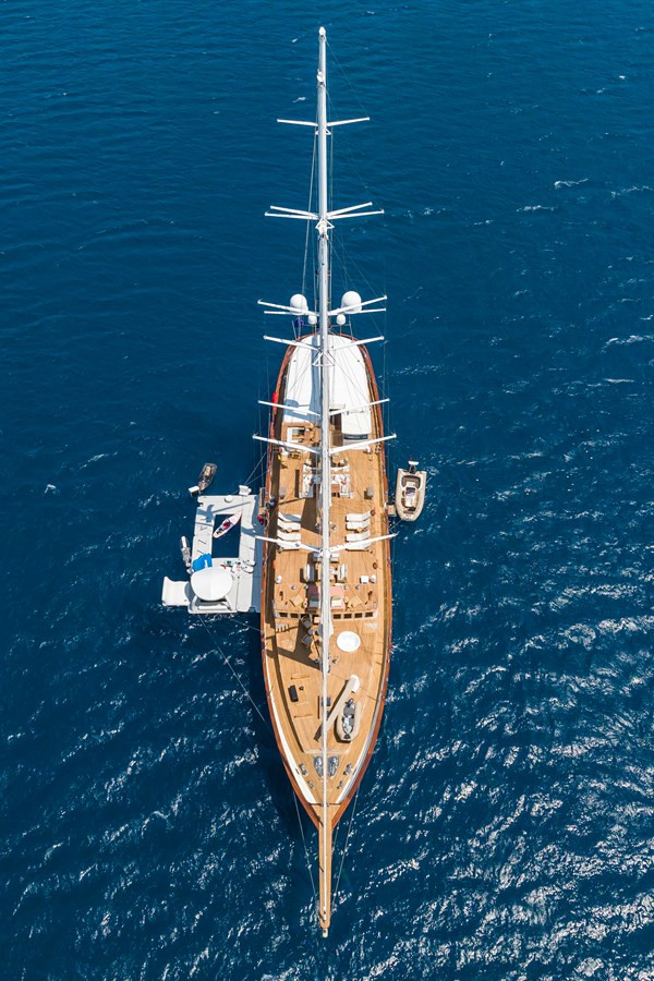 https://arconyachts.ams3.digitaloceanspaces.com/55987/conversions/large_4270310-optimize.jpg
