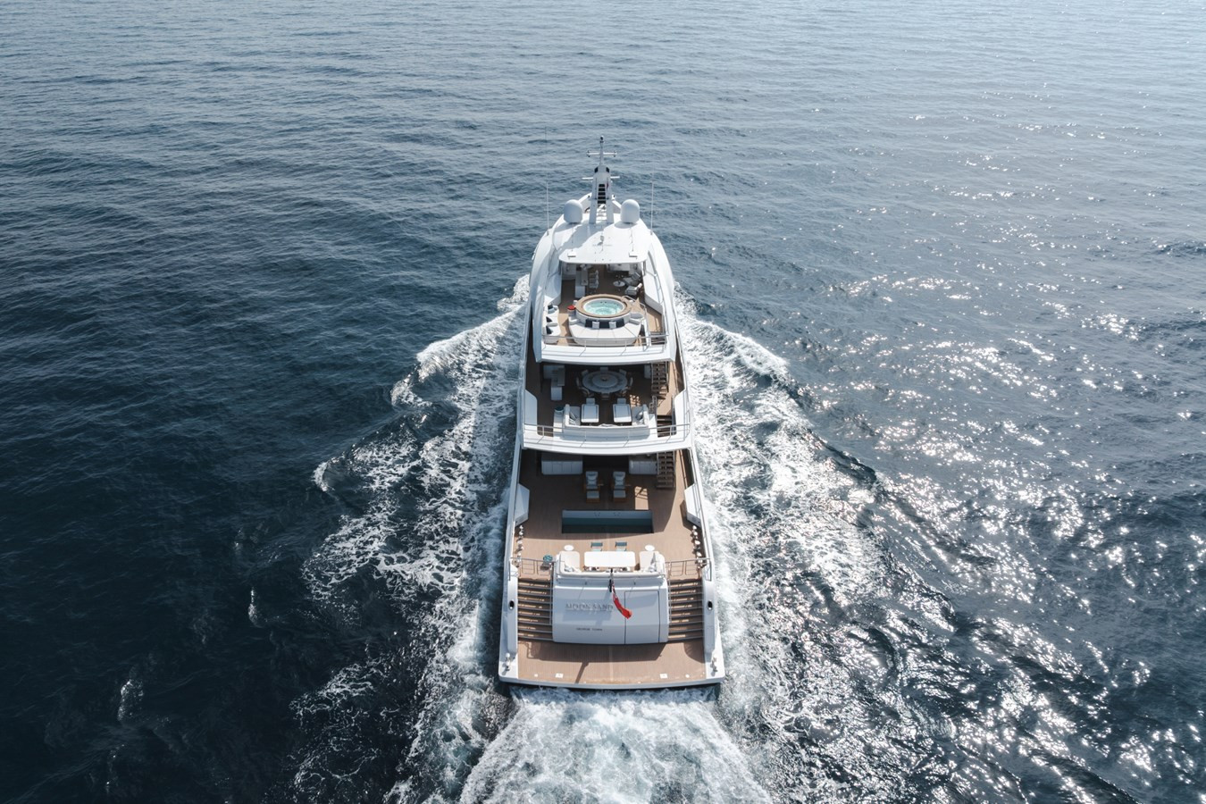 https://arconyachts.ams3.digitaloceanspaces.com/56099/conversions/large_4632746-optimize.jpg