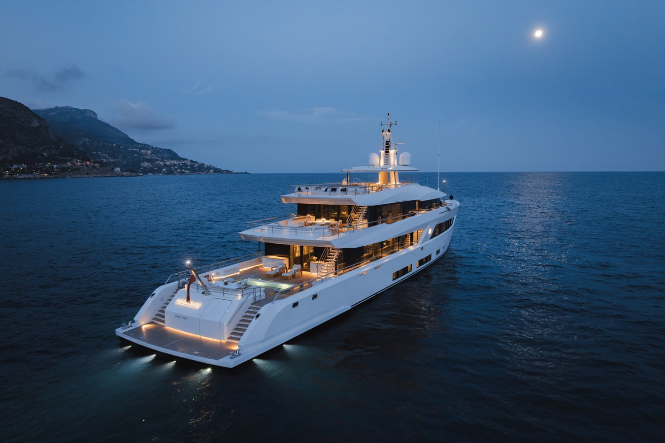 https://arconyachts.ams3.digitaloceanspaces.com/56105/conversions/large_4632748-optimize.jpg