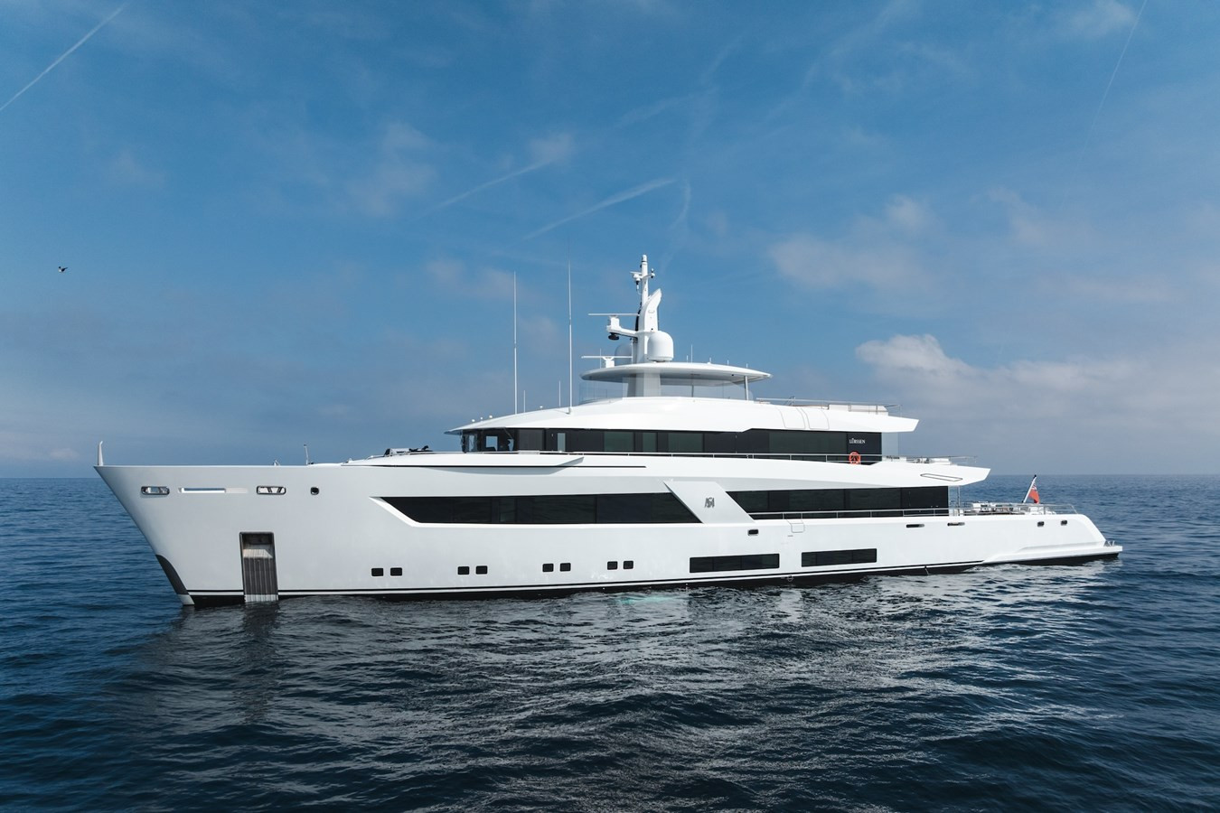 https://arconyachts.ams3.digitaloceanspaces.com/56115/conversions/large_4628732-optimize.jpg
