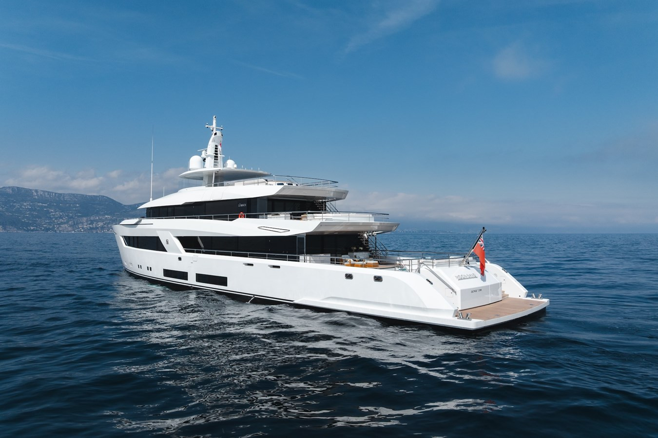 https://arconyachts.ams3.digitaloceanspaces.com/56121/conversions/large_4628734-optimize.jpg