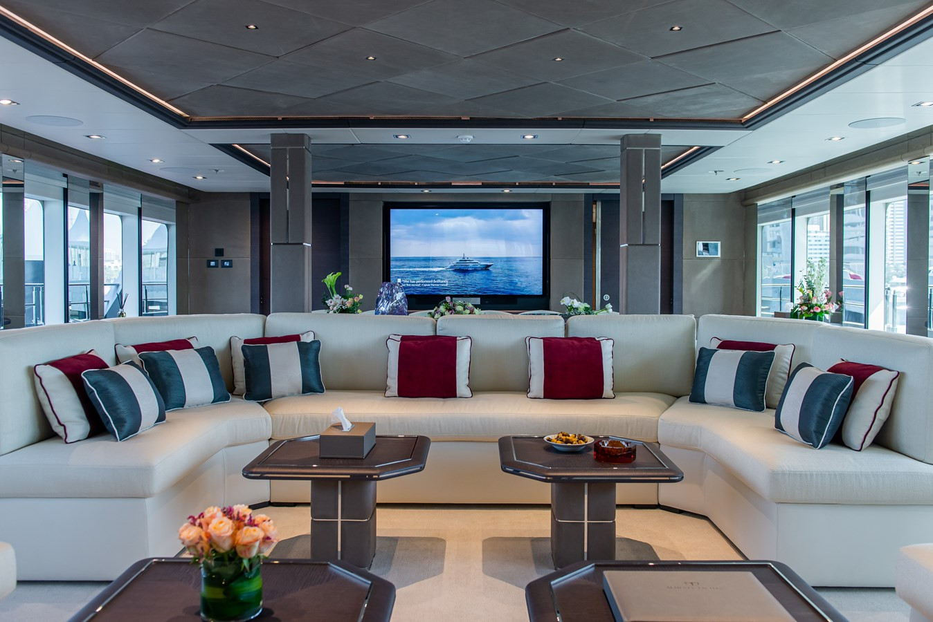 https://arconyachts.ams3.digitaloceanspaces.com/56172/conversions/large_3610014-optimize.jpg