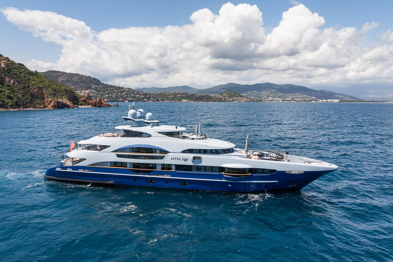 https://arconyachts.ams3.digitaloceanspaces.com/56229/conversions/large_4686082-optimize.jpg