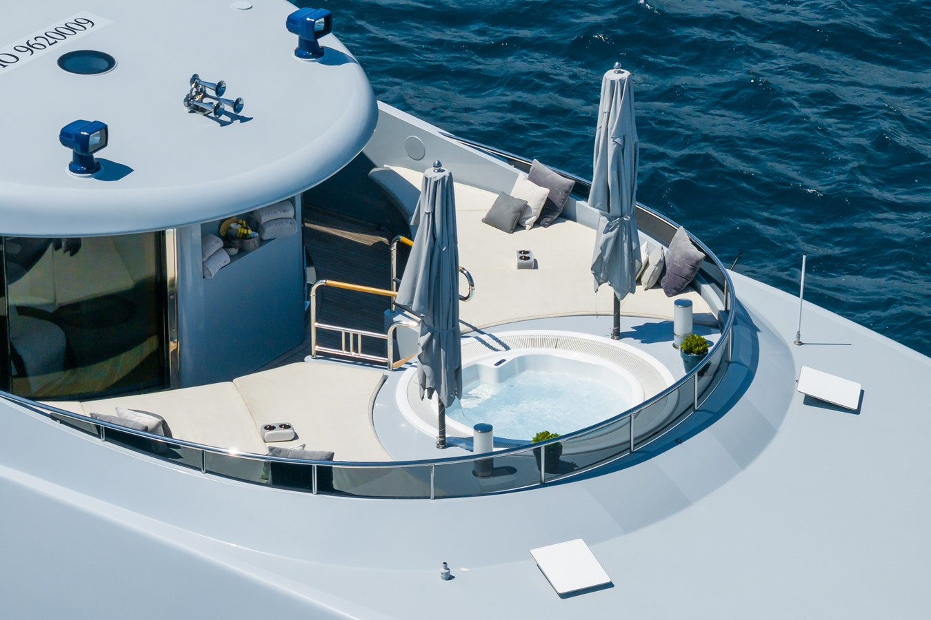 https://arconyachts.ams3.digitaloceanspaces.com/56243/conversions/large_4686065-optimize.jpg