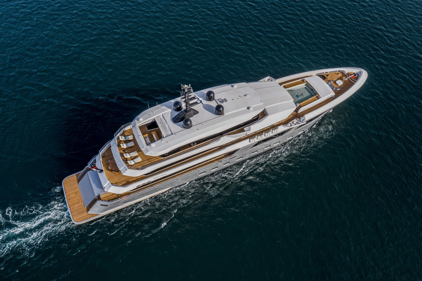 https://arconyachts.ams3.digitaloceanspaces.com/56458/conversions/large_4123047-optimize.jpg