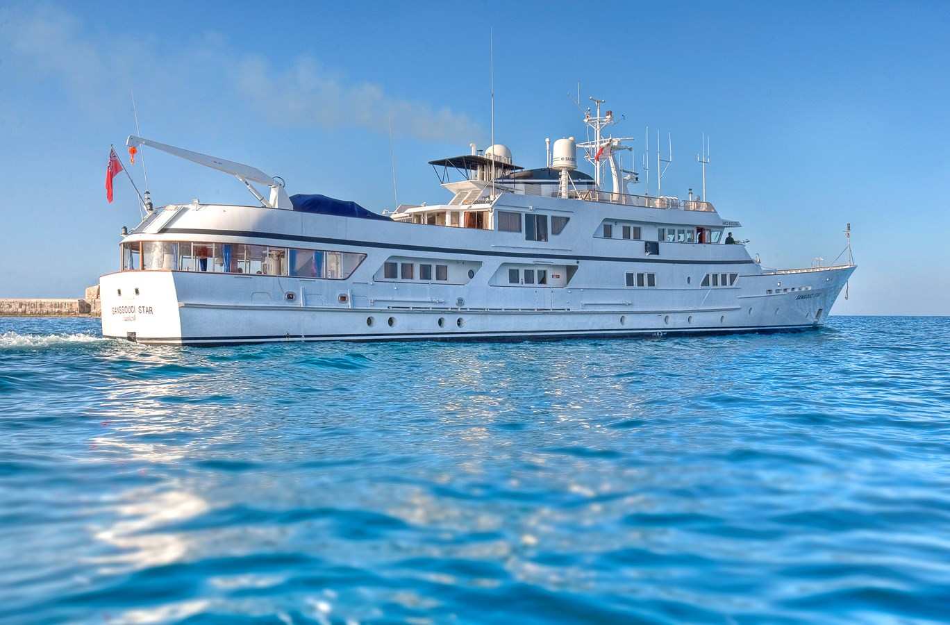 https://arconyachts.ams3.digitaloceanspaces.com/56493/conversions/large_2853245-optimize.jpg