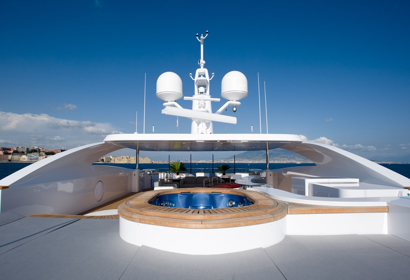 https://arconyachts.ams3.digitaloceanspaces.com/56531/conversions/large_4320080-optimize.jpg