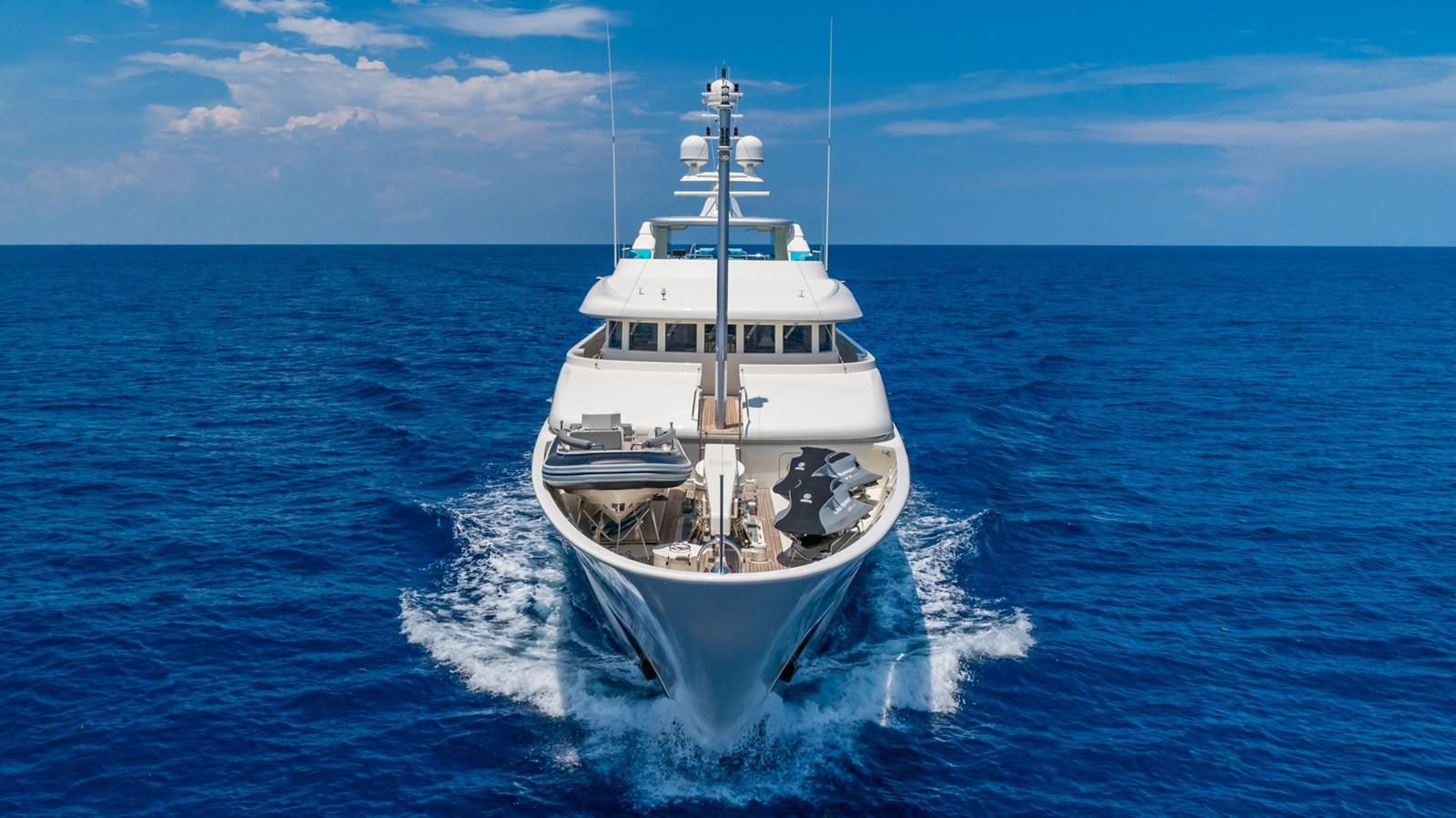 https://arconyachts.ams3.digitaloceanspaces.com/56709/conversions/large_4111701-optimize.jpg