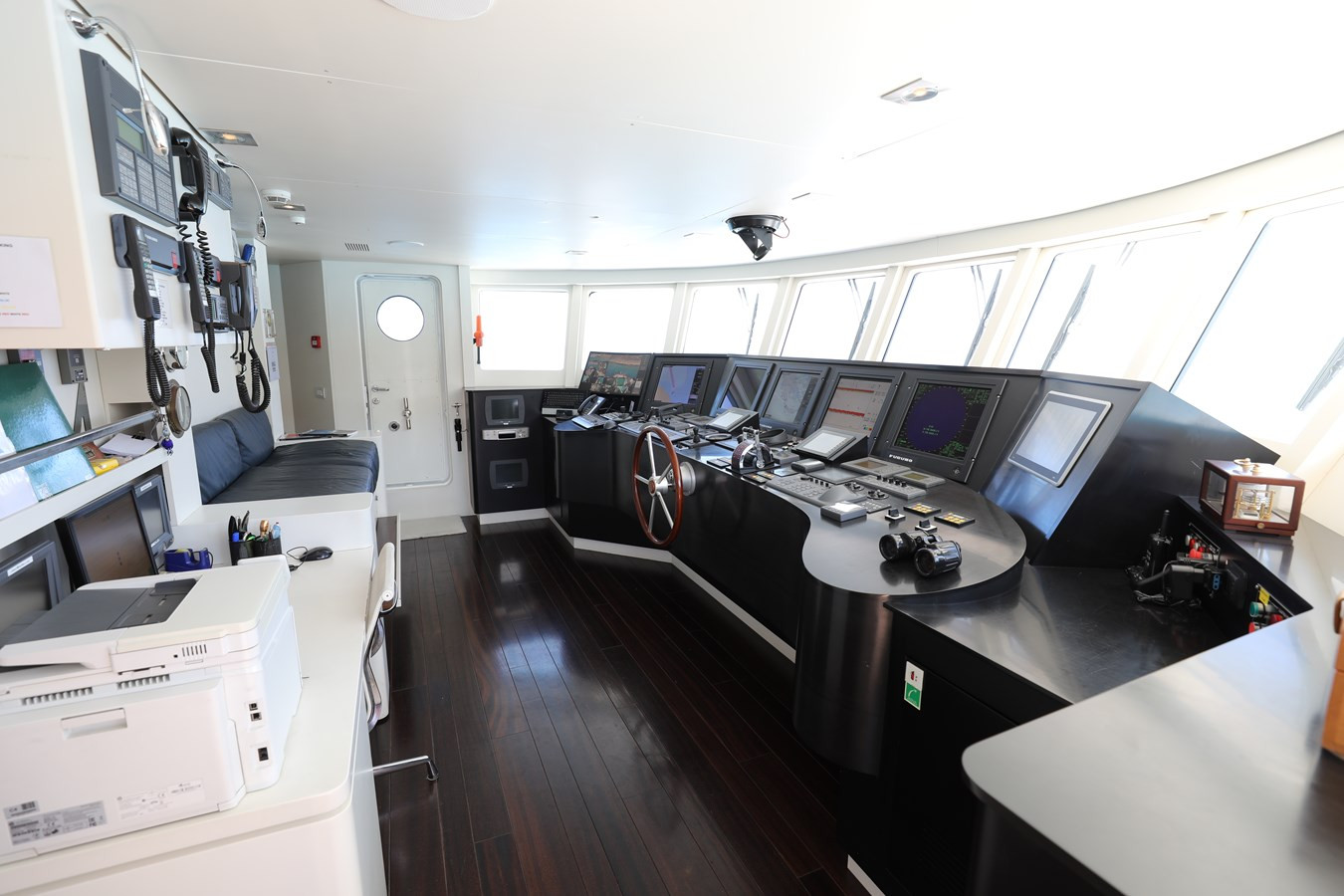 https://arconyachts.ams3.digitaloceanspaces.com/57034/conversions/large_3665073-optimize.jpg