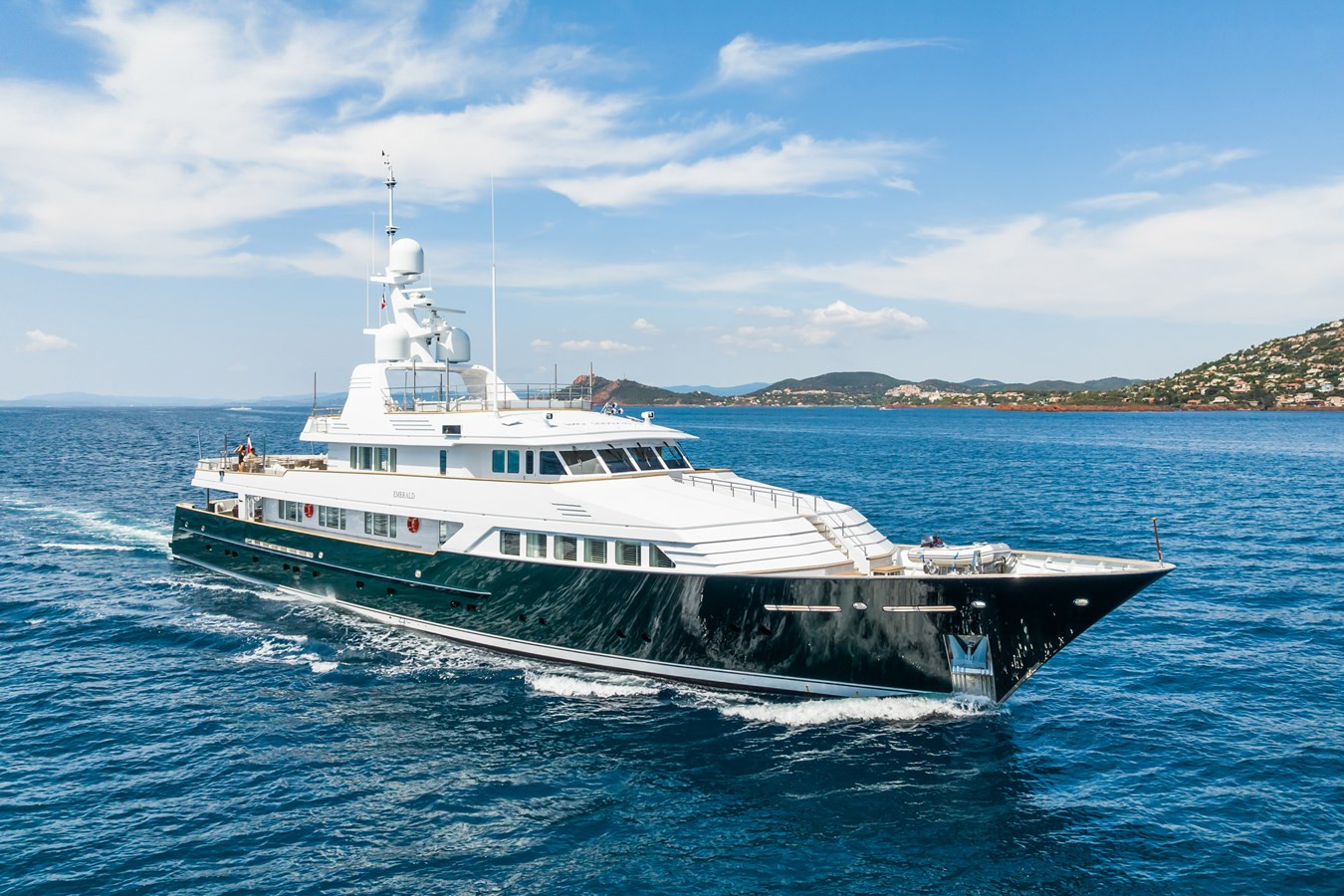 https://arconyachts.ams3.digitaloceanspaces.com/57066/conversions/large_4235929-optimize.jpg