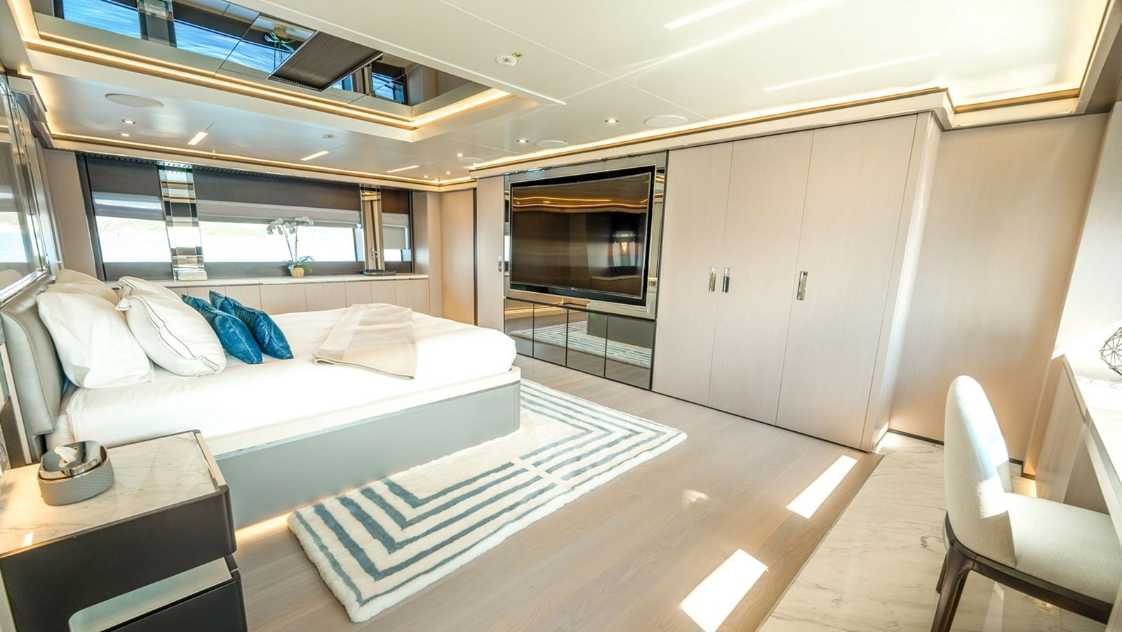 https://arconyachts.ams3.digitaloceanspaces.com/57083/conversions/large_4688170-optimize.jpg