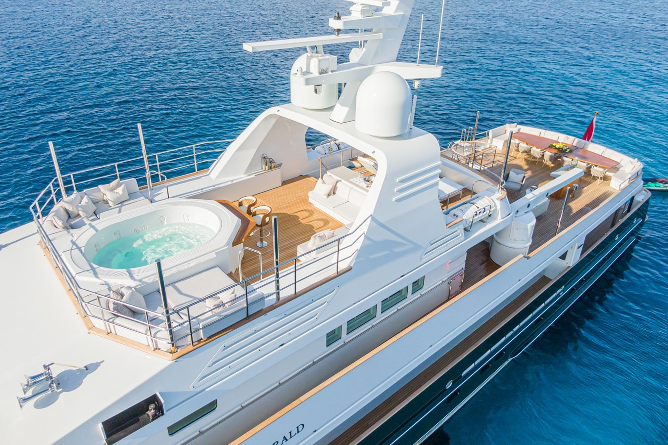 https://arconyachts.ams3.digitaloceanspaces.com/57102/conversions/large_4235948-optimize.jpg