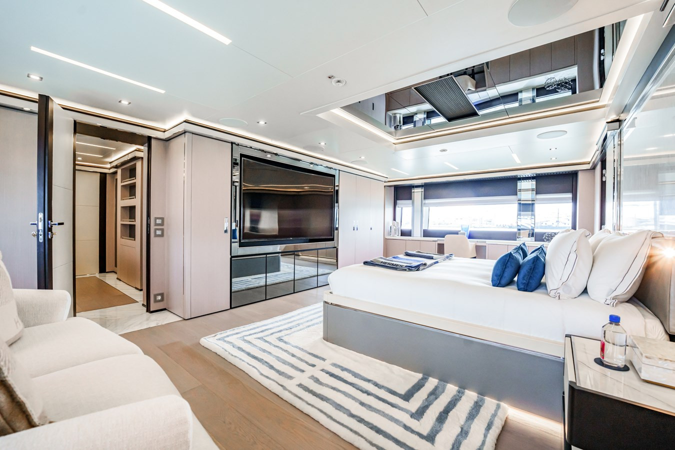 https://arconyachts.ams3.digitaloceanspaces.com/57311/conversions/large_4534327-optimize.jpg