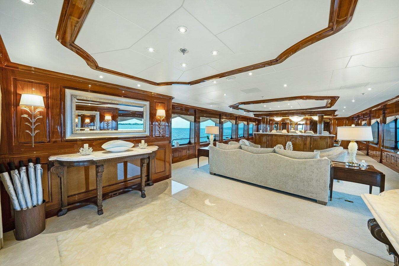 https://arconyachts.ams3.digitaloceanspaces.com/57350/conversions/large_4609174-optimize.jpg