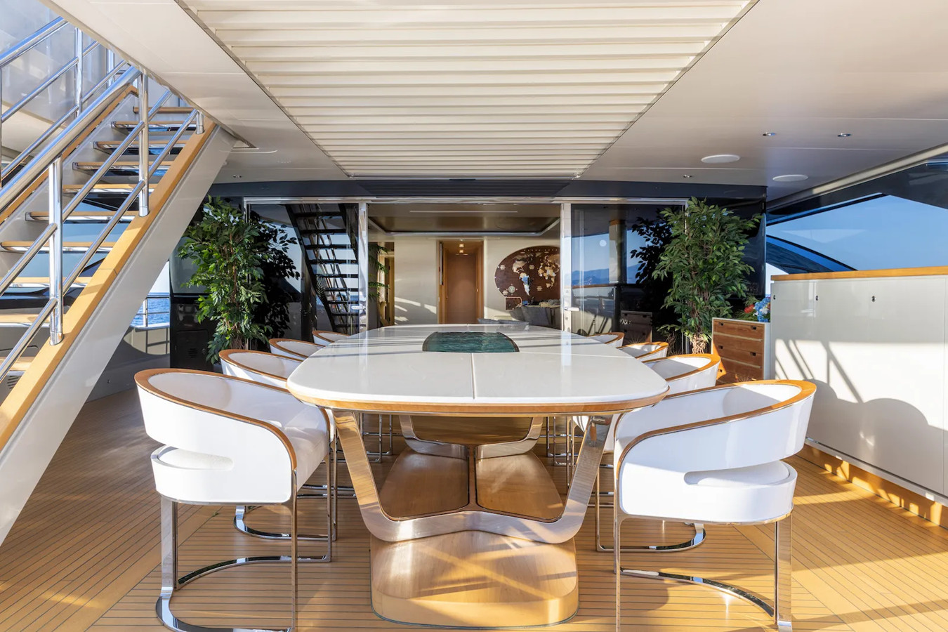 https://arconyachts.ams3.digitaloceanspaces.com/57365/conversions/large_4571431-optimize.jpg
