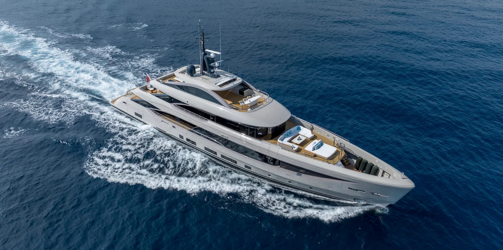 https://arconyachts.ams3.digitaloceanspaces.com/57402/conversions/large_4571441-optimize.jpg