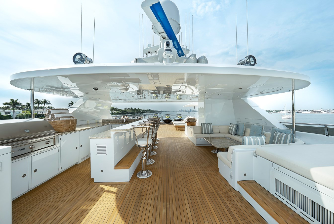 https://arconyachts.ams3.digitaloceanspaces.com/57449/conversions/large_4609214-optimize.jpg