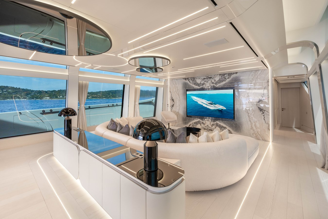 https://arconyachts.ams3.digitaloceanspaces.com/57456/conversions/large_4334095-optimize.jpg