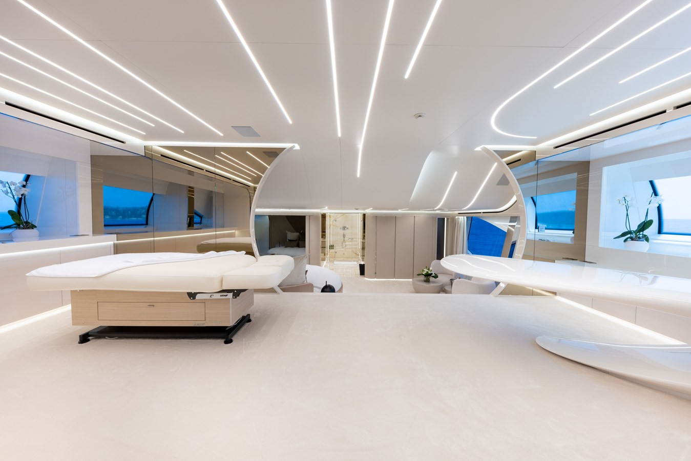 https://arconyachts.ams3.digitaloceanspaces.com/57462/conversions/large_4334102-optimize.jpg