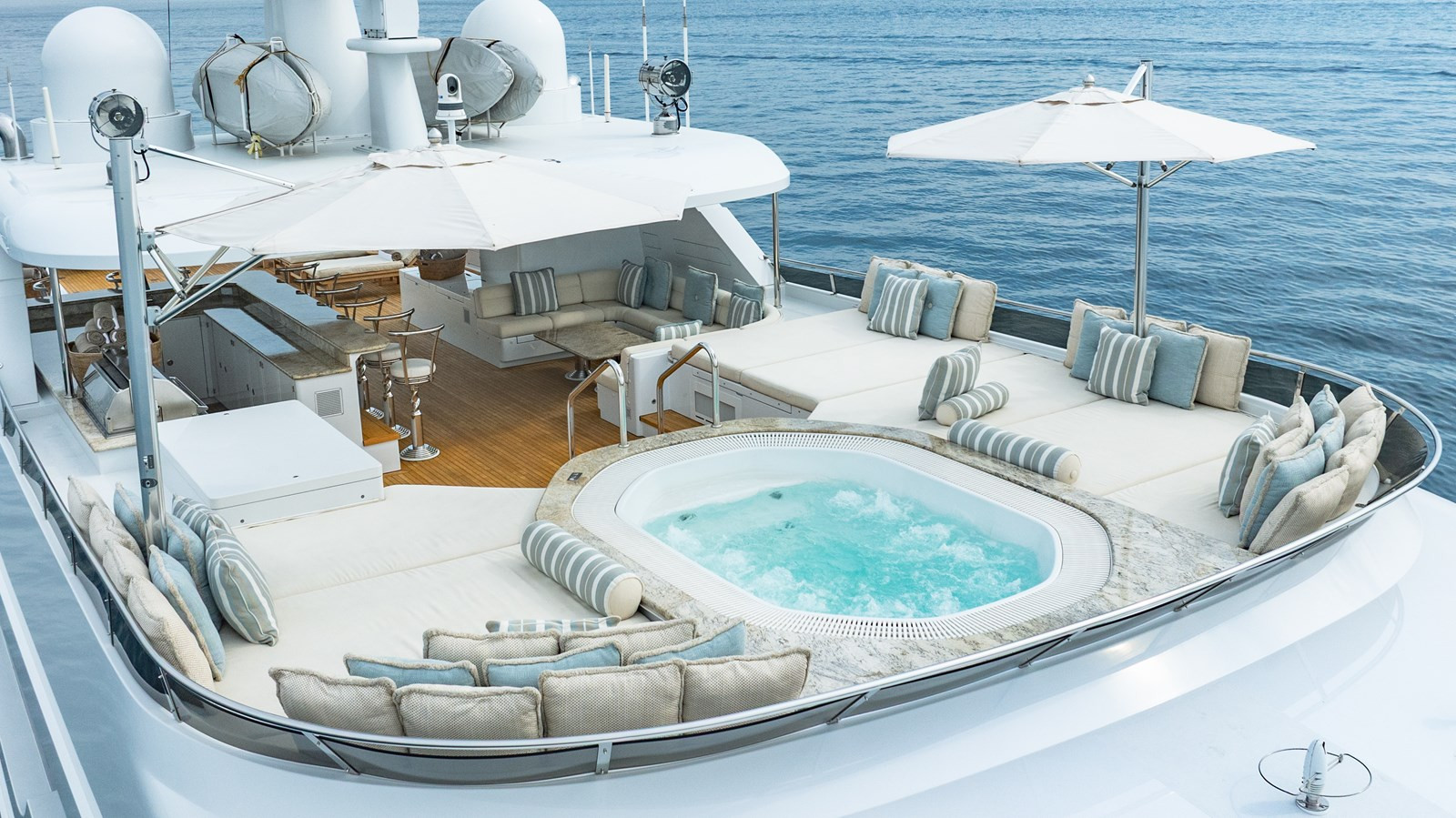 https://arconyachts.ams3.digitaloceanspaces.com/57465/conversions/large_4609219-optimize.jpg