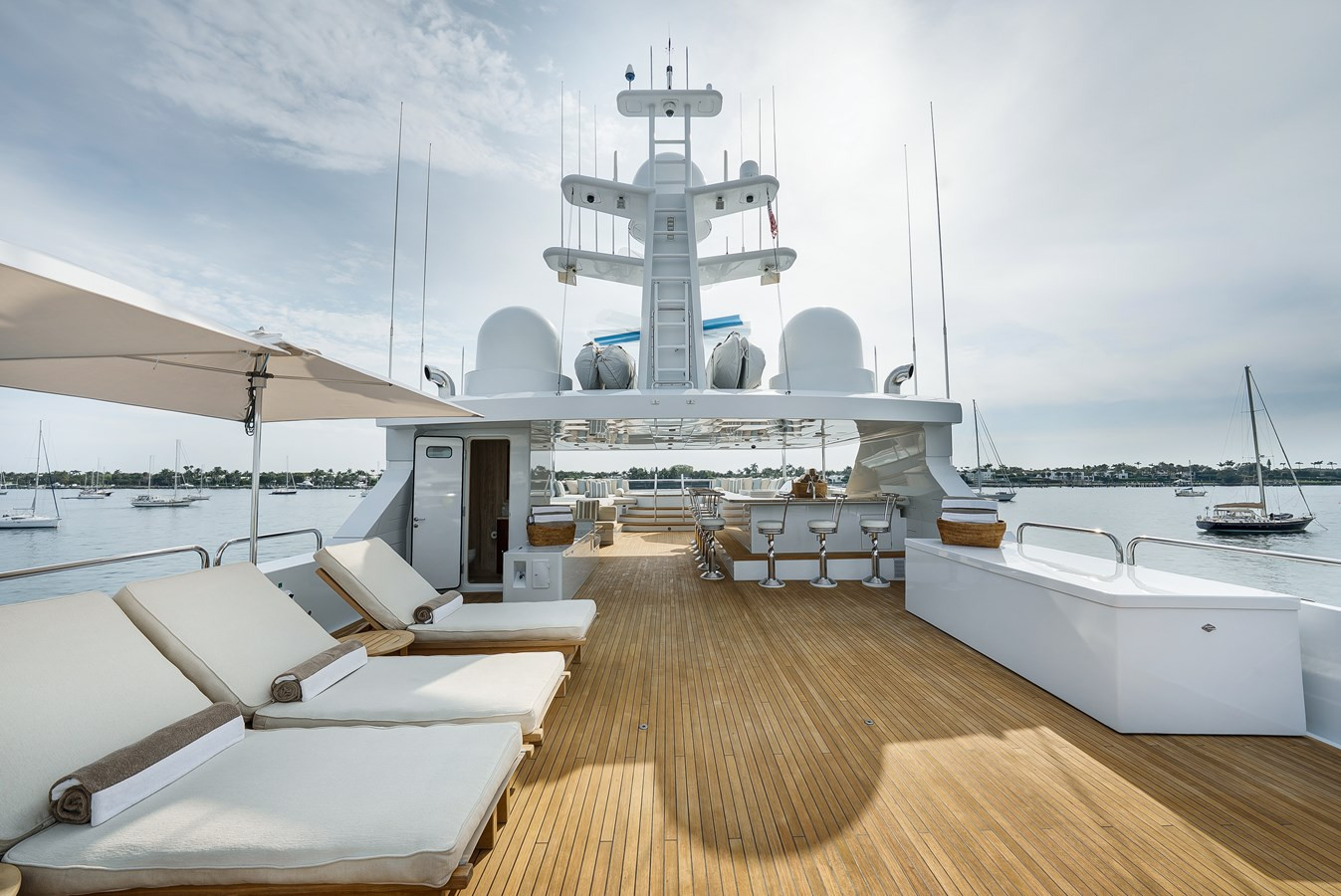 https://arconyachts.ams3.digitaloceanspaces.com/57468/conversions/large_4609220-optimize.jpg