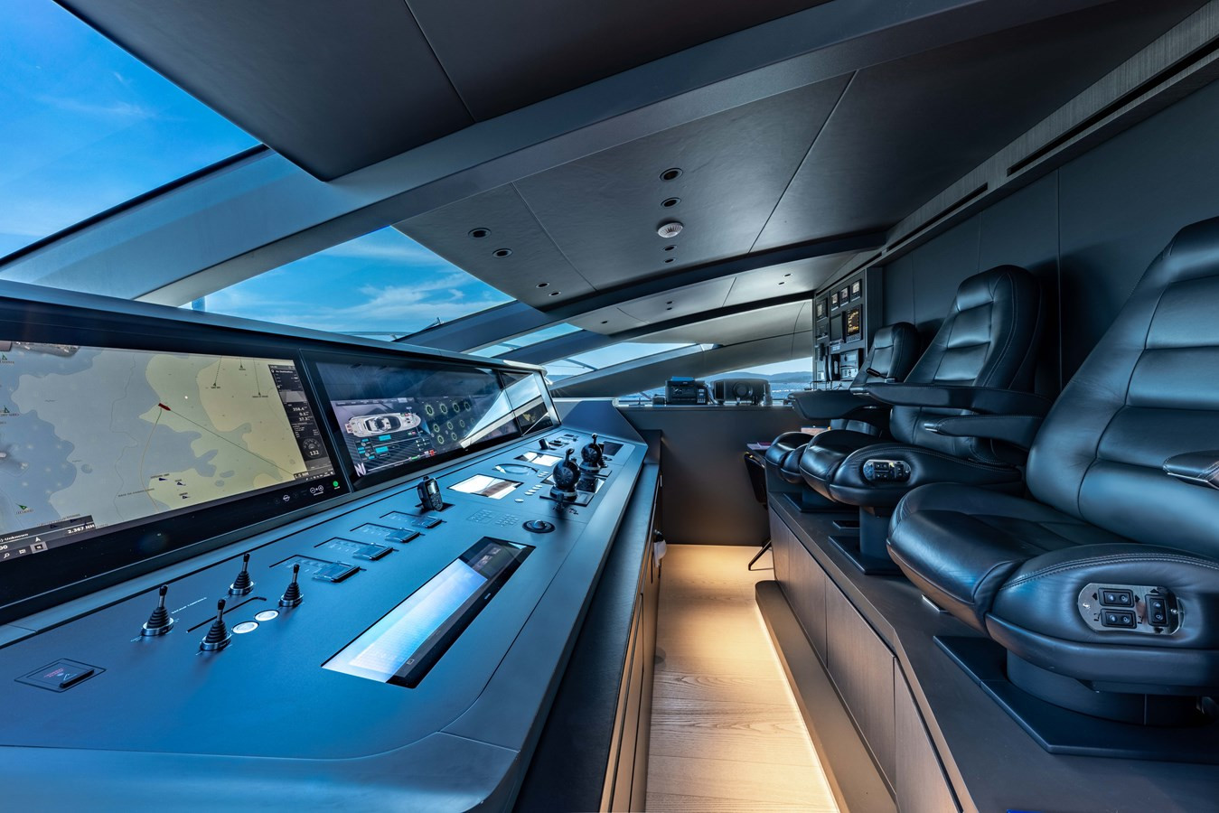 https://arconyachts.ams3.digitaloceanspaces.com/57503/conversions/large_4334072-optimize.jpg