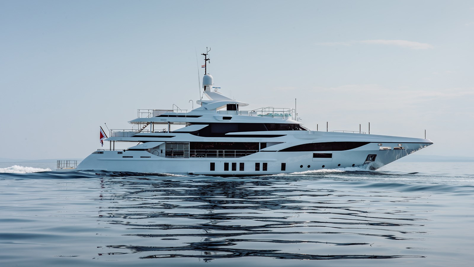 https://arconyachts.ams3.digitaloceanspaces.com/57547/conversions/large_3810000-optimize.jpg