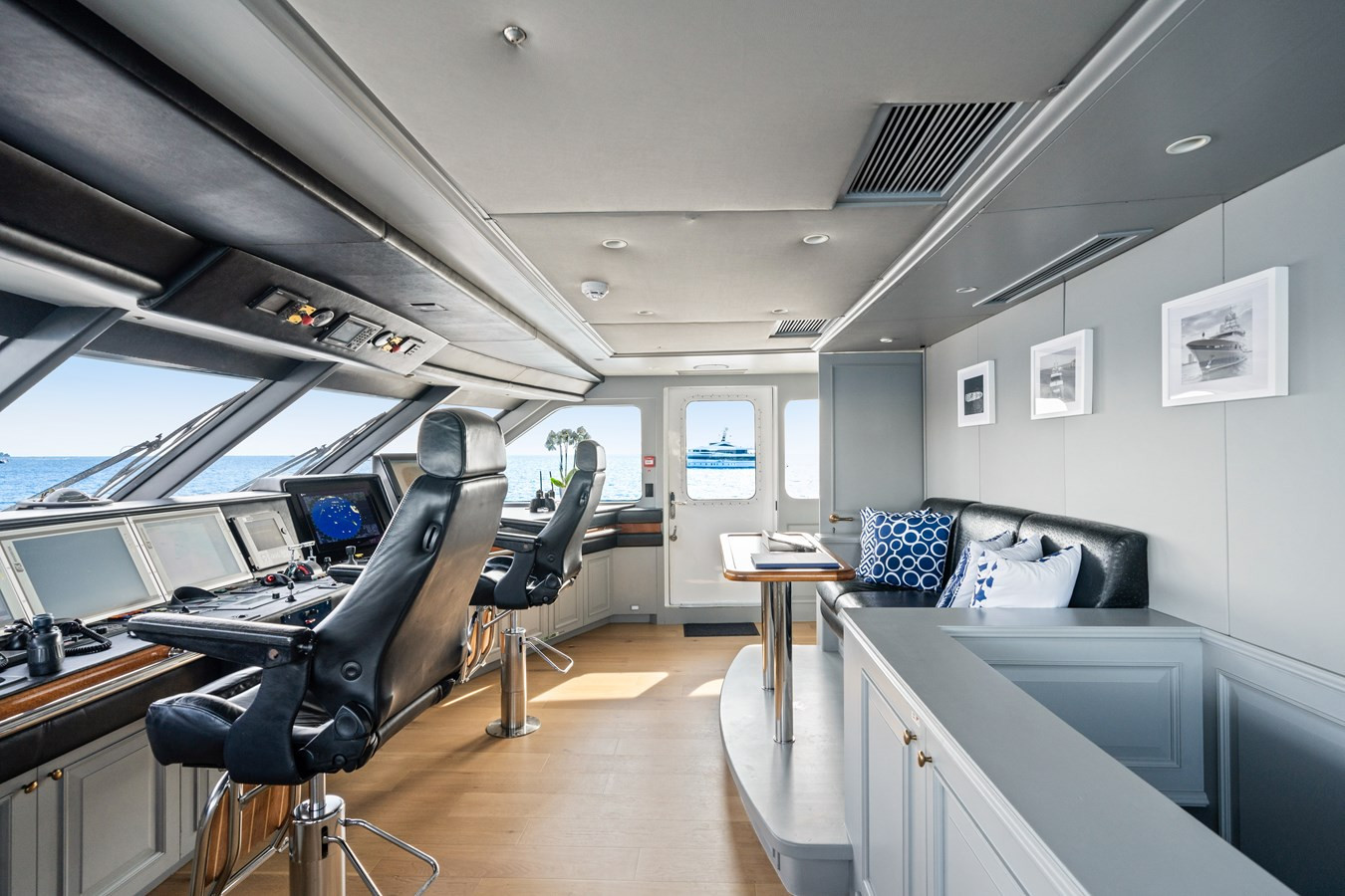 https://arconyachts.ams3.digitaloceanspaces.com/57602/conversions/large_4371183-optimize.jpg