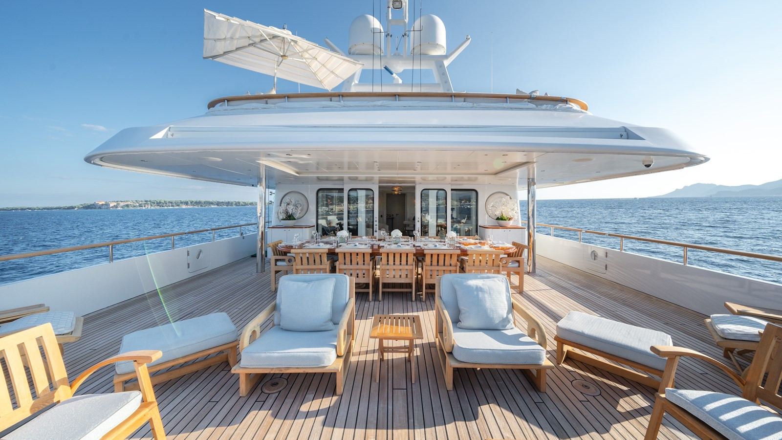 https://arconyachts.ams3.digitaloceanspaces.com/57607/conversions/large_4371185-optimize.jpg