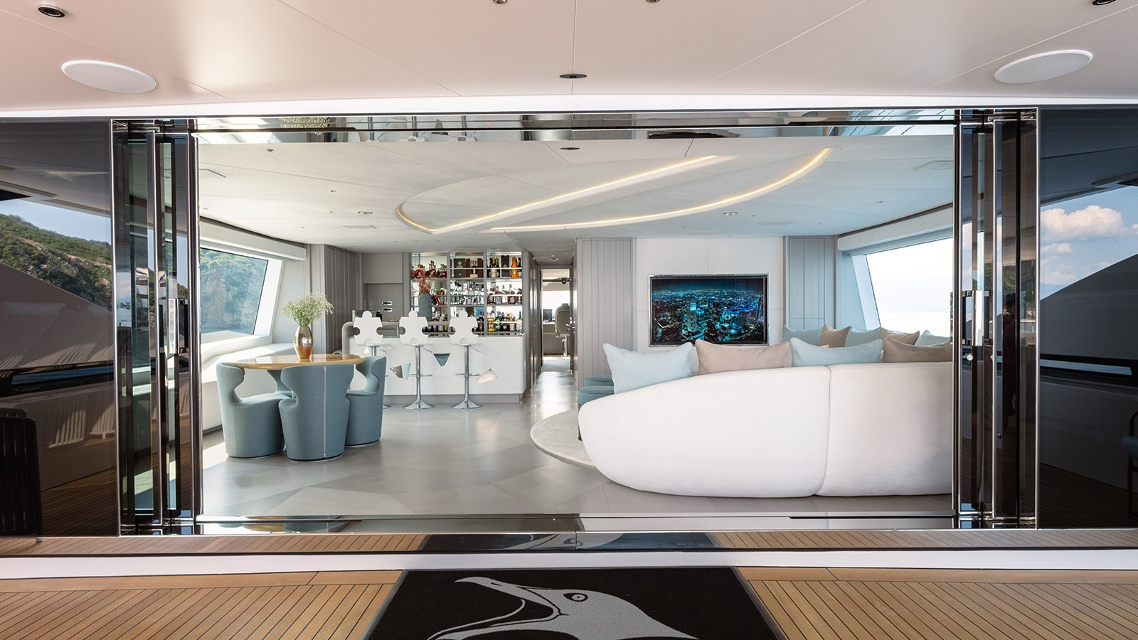 https://arconyachts.ams3.digitaloceanspaces.com/57634/conversions/large_3810014-optimize.jpg