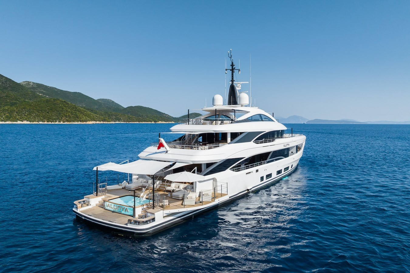https://arconyachts.ams3.digitaloceanspaces.com/57690/conversions/large_4334852-optimize.jpg