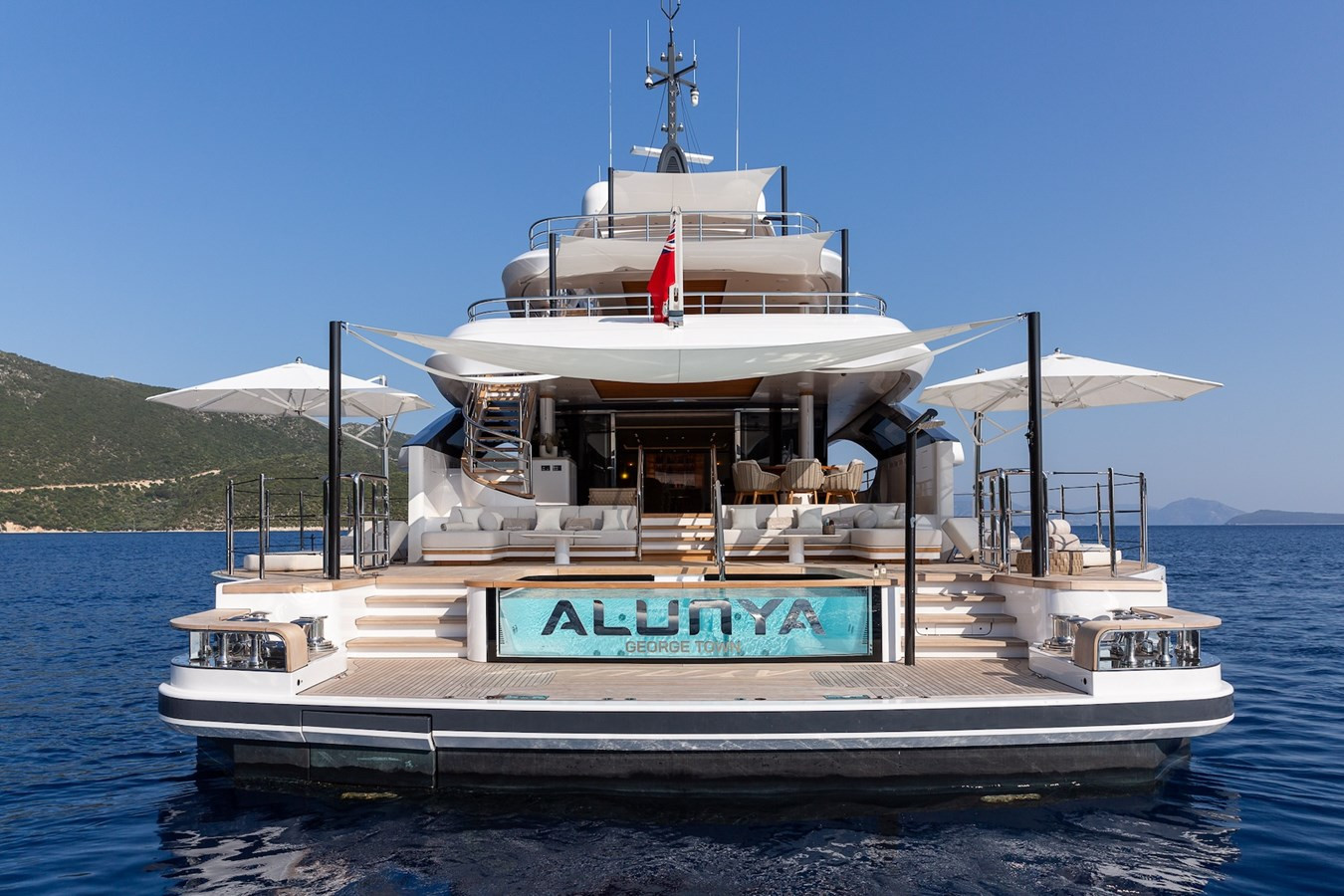 https://arconyachts.ams3.digitaloceanspaces.com/57702/conversions/large_4334858-optimize.jpg