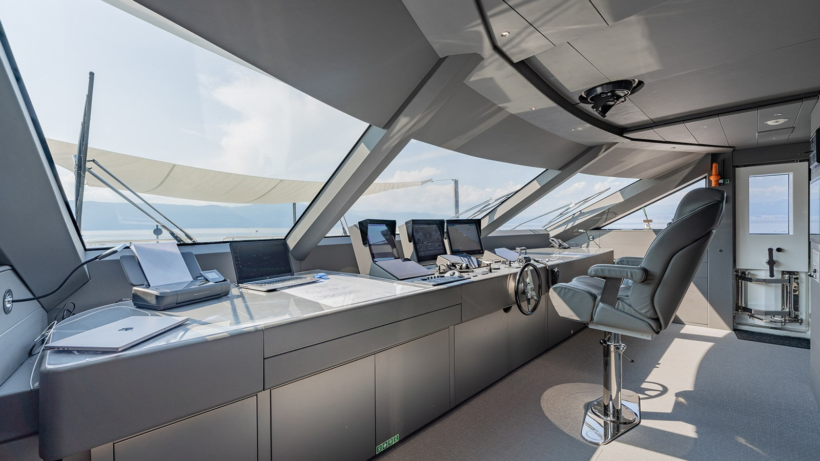 https://arconyachts.ams3.digitaloceanspaces.com/57704/conversions/large_3810015-optimize.jpg