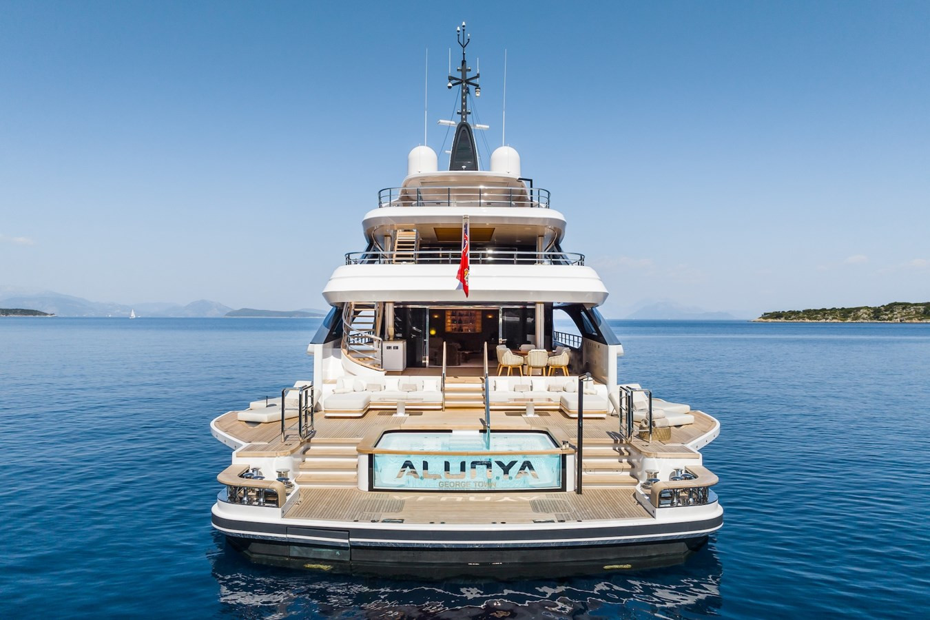 https://arconyachts.ams3.digitaloceanspaces.com/57726/conversions/large_4334866-optimize.jpg