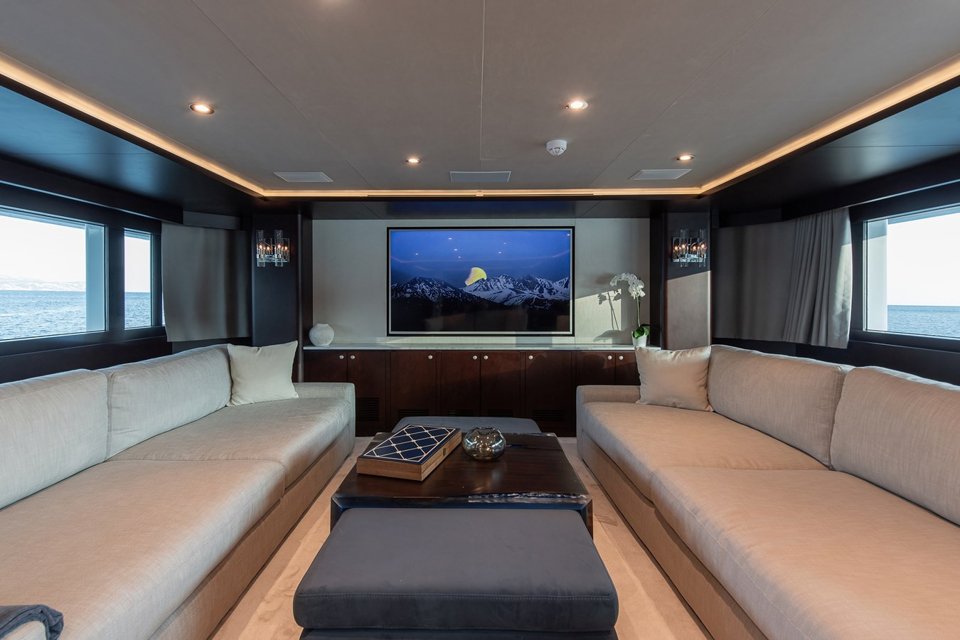 https://arconyachts.ams3.digitaloceanspaces.com/57844/conversions/large_4311743-optimize.jpg