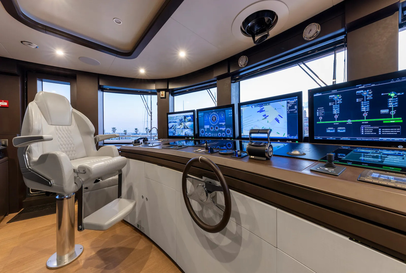 https://arconyachts.ams3.digitaloceanspaces.com/57853/conversions/large_4771348-optimize.jpg