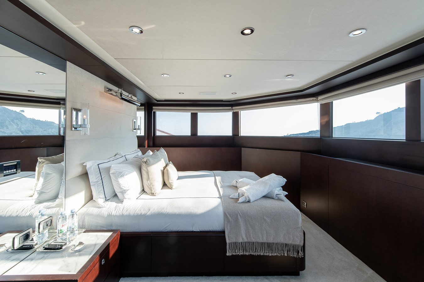 https://arconyachts.ams3.digitaloceanspaces.com/57871/conversions/large_4311756-optimize.jpg