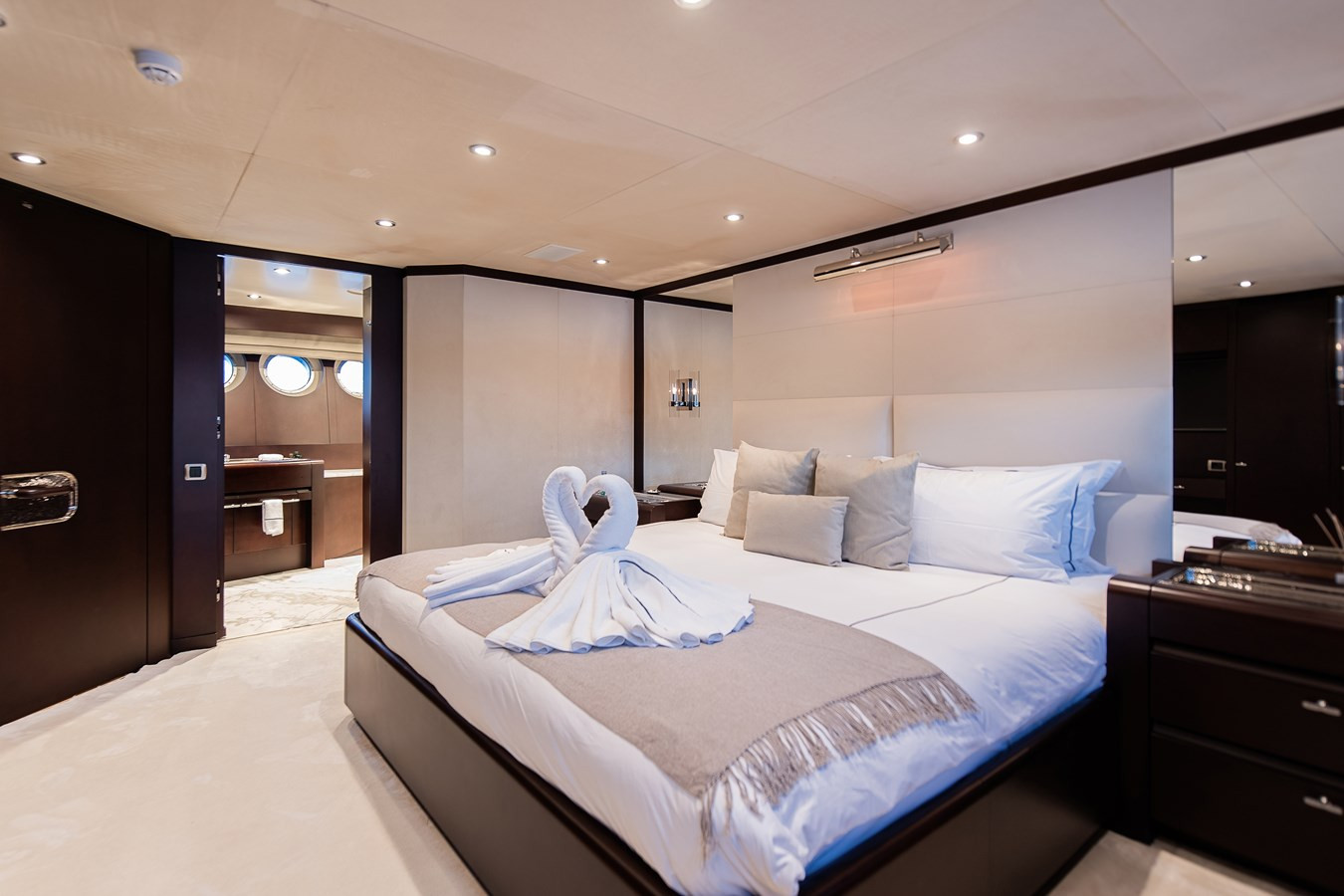 https://arconyachts.ams3.digitaloceanspaces.com/57874/conversions/large_4311760-optimize.jpg