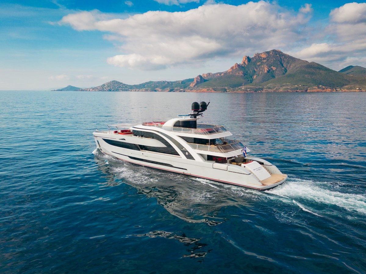 https://arconyachts.ams3.digitaloceanspaces.com/58005/conversions/large_4089871-optimize.jpg