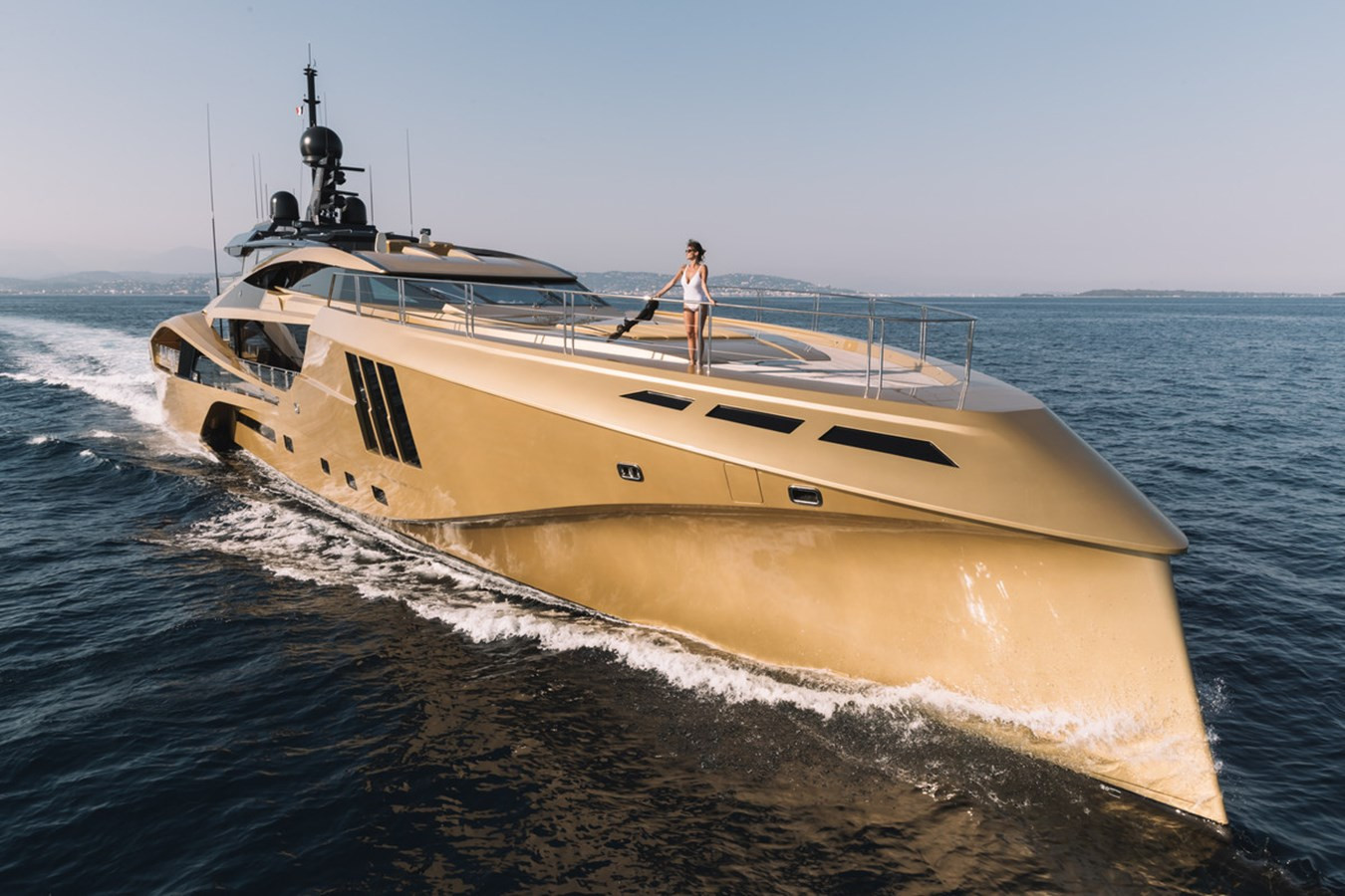 https://arconyachts.ams3.digitaloceanspaces.com/58062/conversions/large_4425513-optimize.jpg