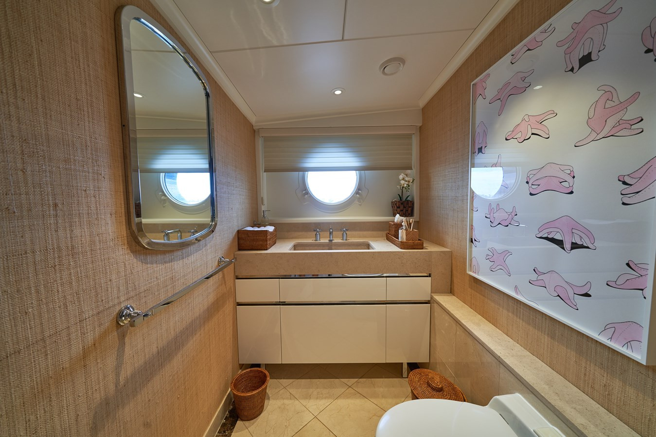 https://arconyachts.ams3.digitaloceanspaces.com/58155/conversions/large_3713116-optimize.jpg