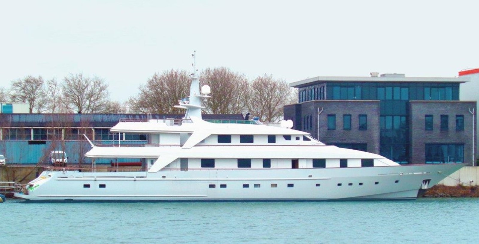 https://arconyachts.ams3.digitaloceanspaces.com/58190/conversions/large_4270028-optimize.jpg