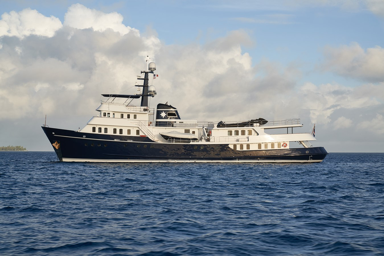 https://arconyachts.ams3.digitaloceanspaces.com/58207/conversions/large_3713133-optimize.jpg